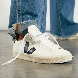 Veja Campo Low-Top Leather Sneakers women size 8